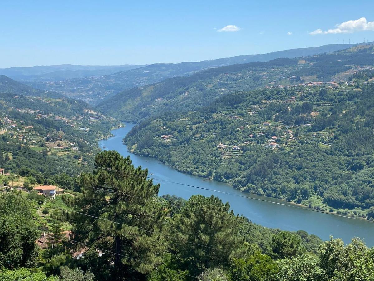 Mira Douro Valley Home มาร์โก เดอ คานาเวเซส ภายนอก รูปภาพ
